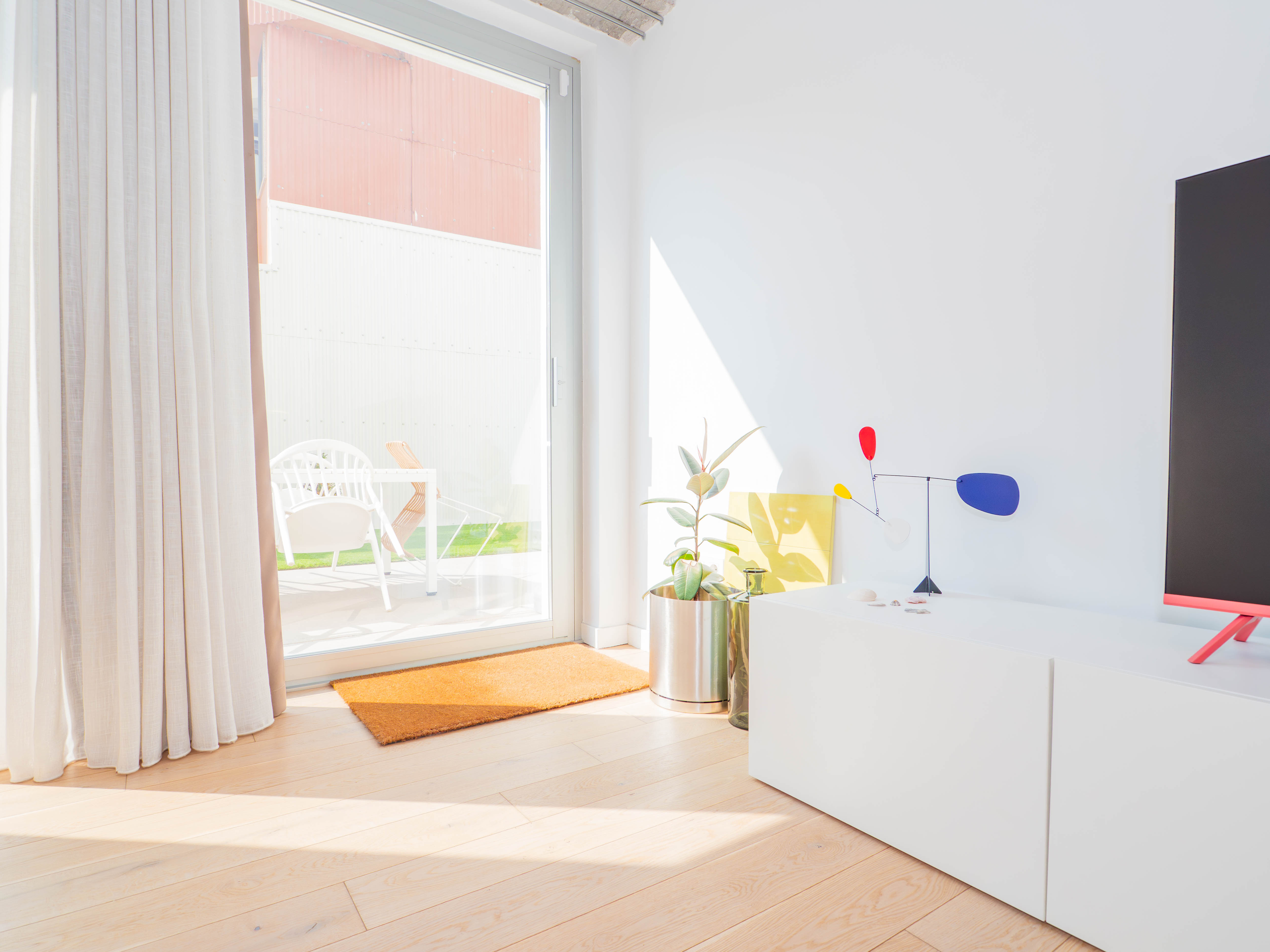 Pi y Margall Suite by YBH