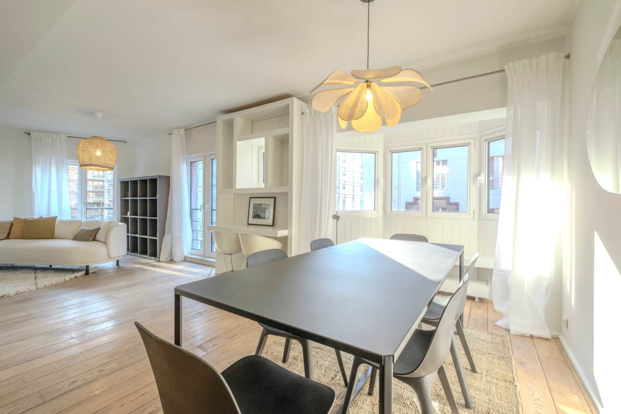 Living area / Dining area