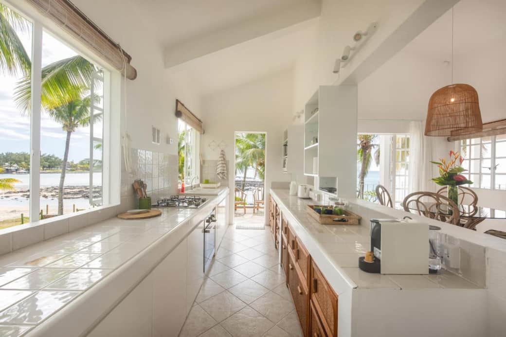 Fully equipped kitchen with amazing views Fully equipped kitchen with amazing views