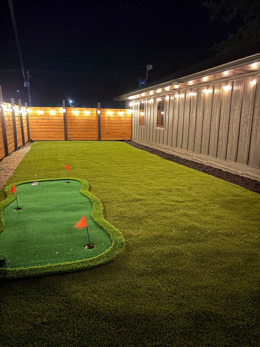 Put-put golf & yard games Day and Night.  Bean bag toss game included. 
