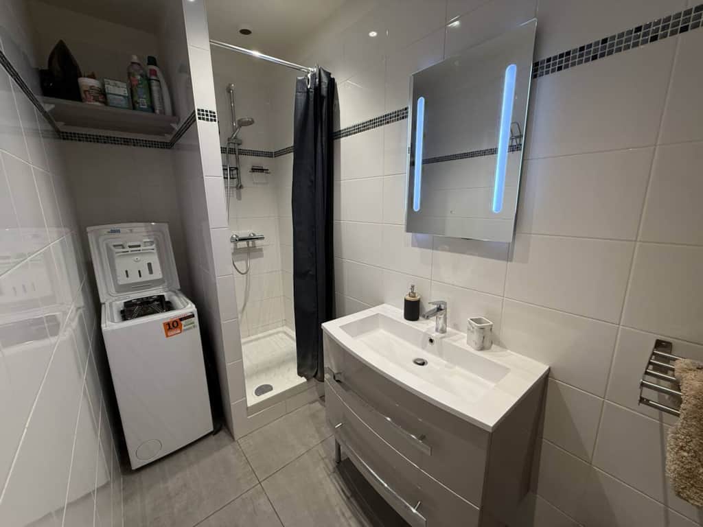 Charme & Confort – Salle d'eau 1