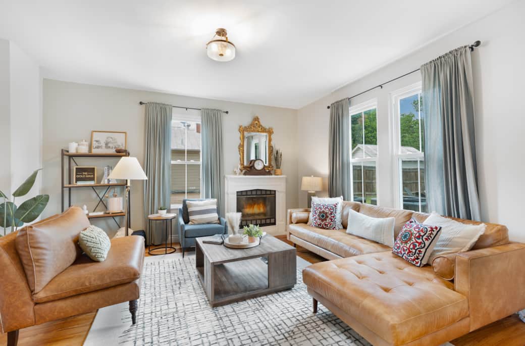 Cozy Living Room w/ lg leather sectional, smart TV, and working gas fireplace!  Cozy Living Room w/ lg leather sectional, smart TV, and working gas fireplace!