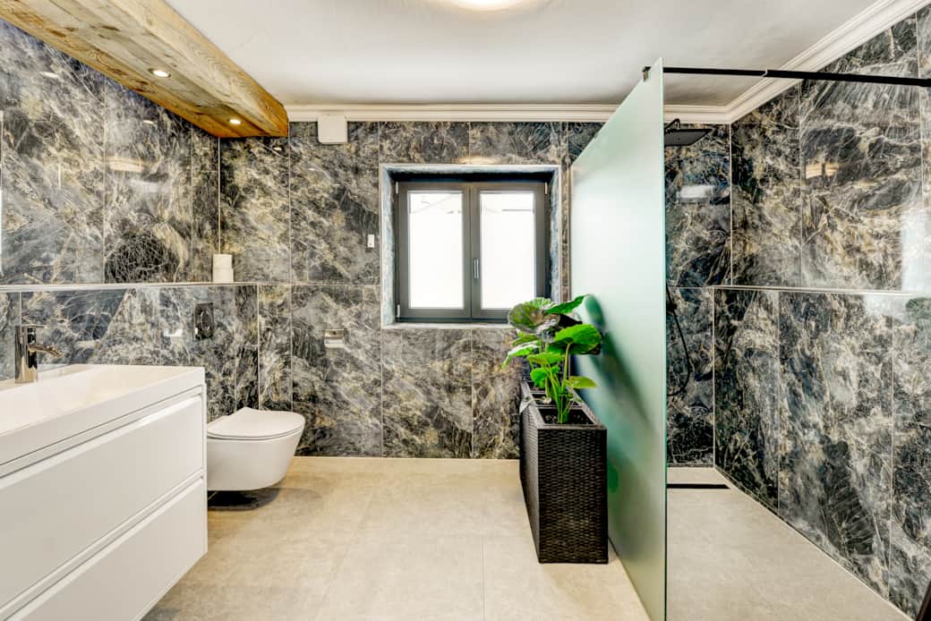 Bathroom - Full view - Ferienwohnung Das Bergnest