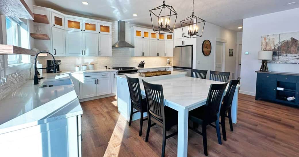 Fully Stocked Kitchen
