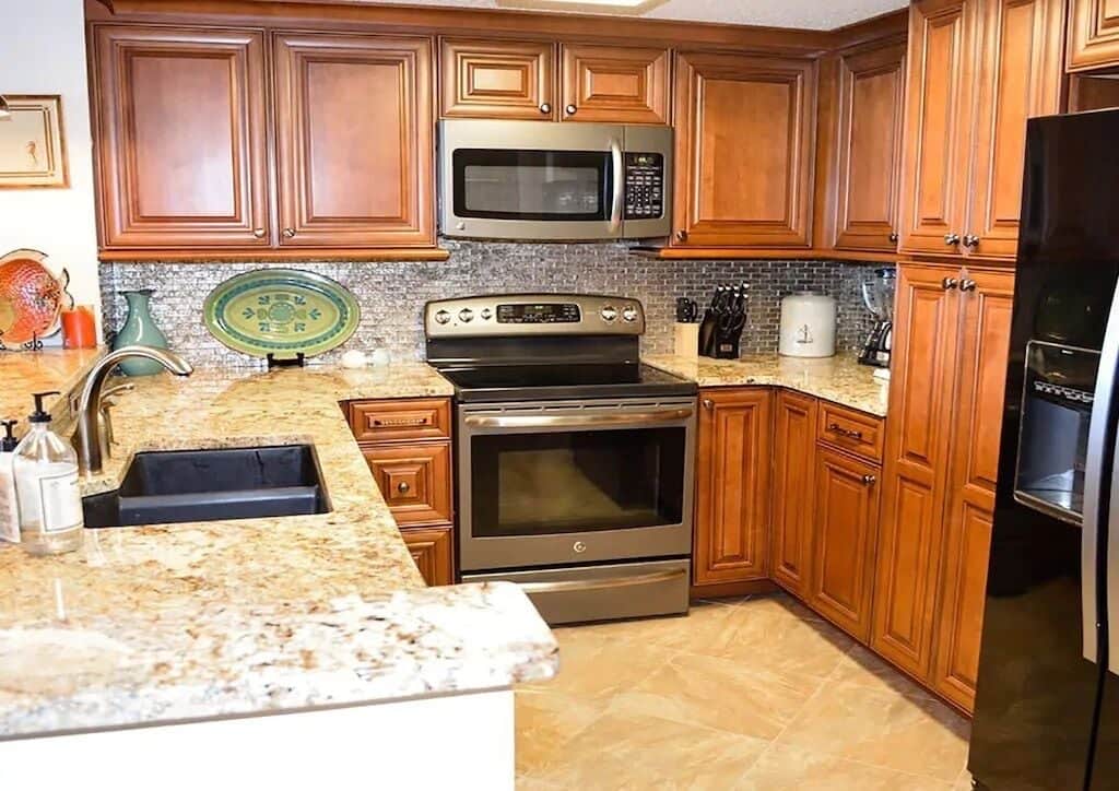 Full Kitchen Full Kitchen