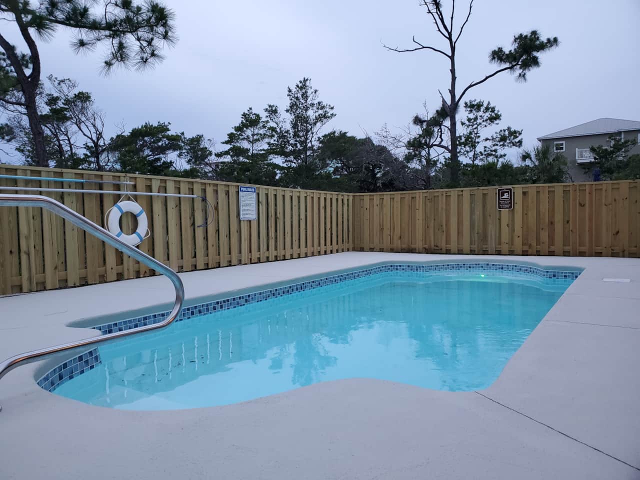  Roomy deck and 12x28 Pool