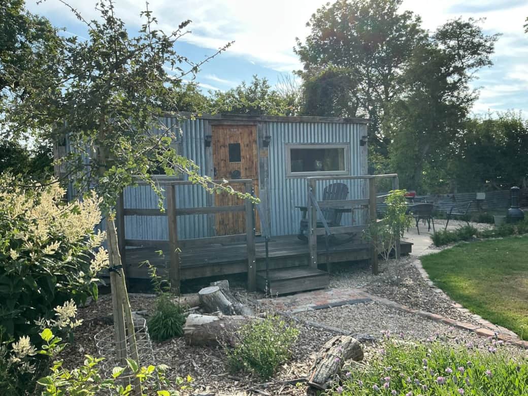 The Den Hut - a delightful, unique 2 roomed cabin for 2 people, with choice of a double or twin beds.