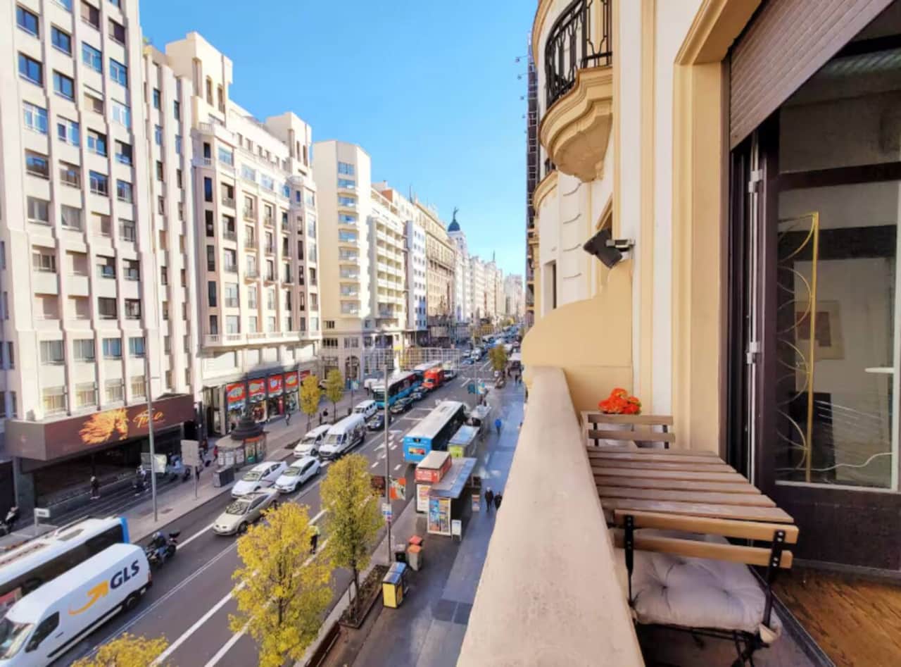 LAS VISTAS ESTARAN TAPADAS POR UN ANDAMIO PUBLICITARIO HASTA SEPTIEMBRE 2026