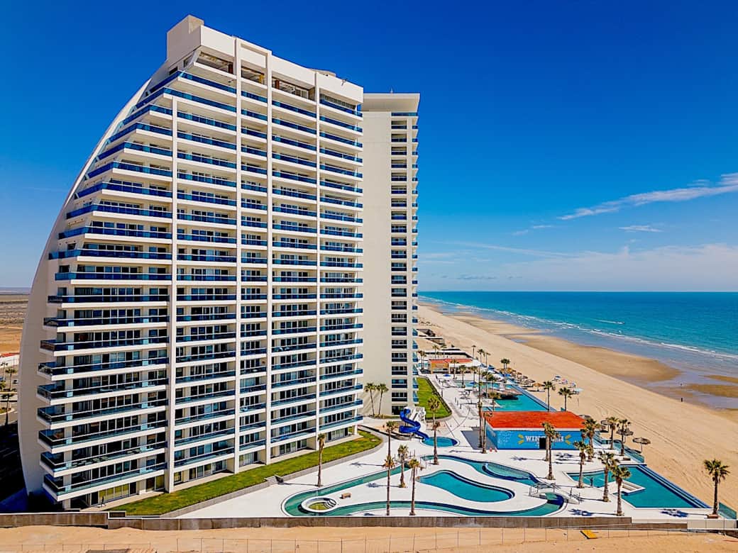 Viento tower at Encantame Towers Viento tower at Encantame Towers