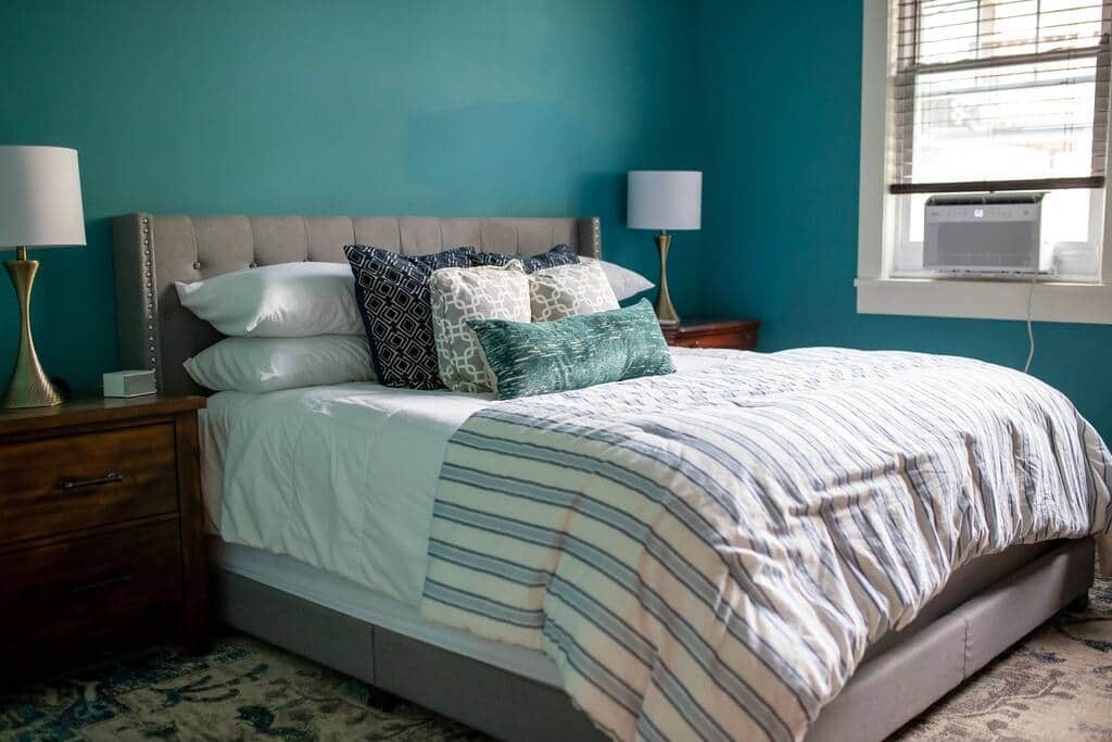 Bedroom #1: King Bedroom
Bedroom #1: King Bedroom
