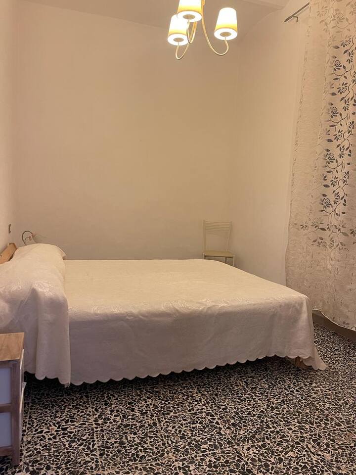 Parcheggio Gratuito • Ampio Appartamento