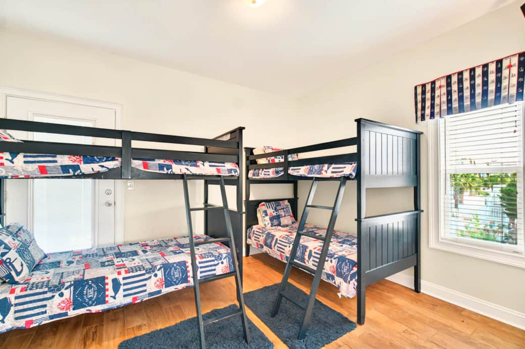 Bunk bed room on 1st floor with shared bathroom