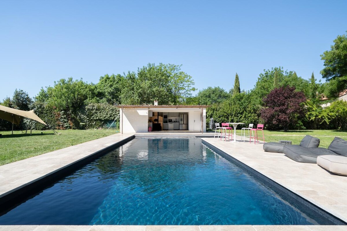 Provençal farmhouse & padel court swimming pool AC