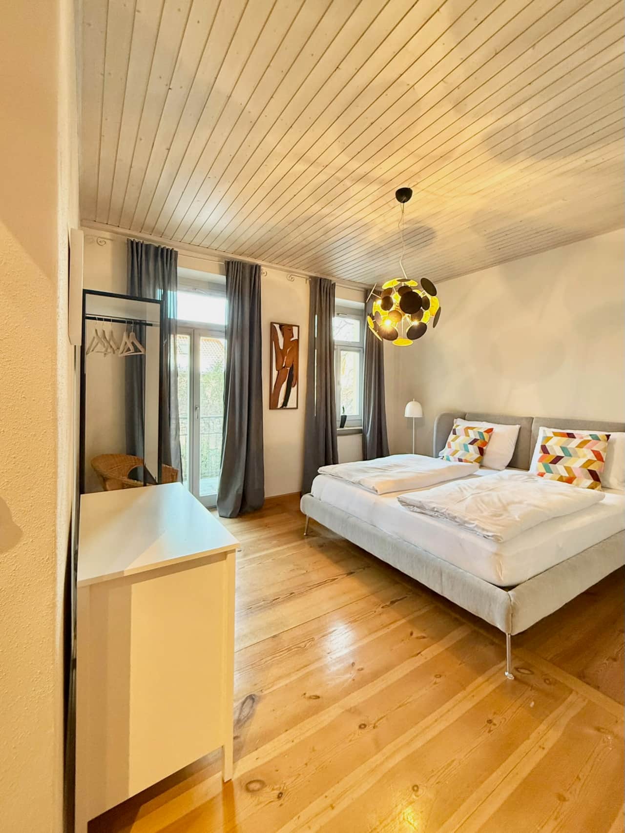 Garten-Schlafzimmer mit Zugang zum Balkon