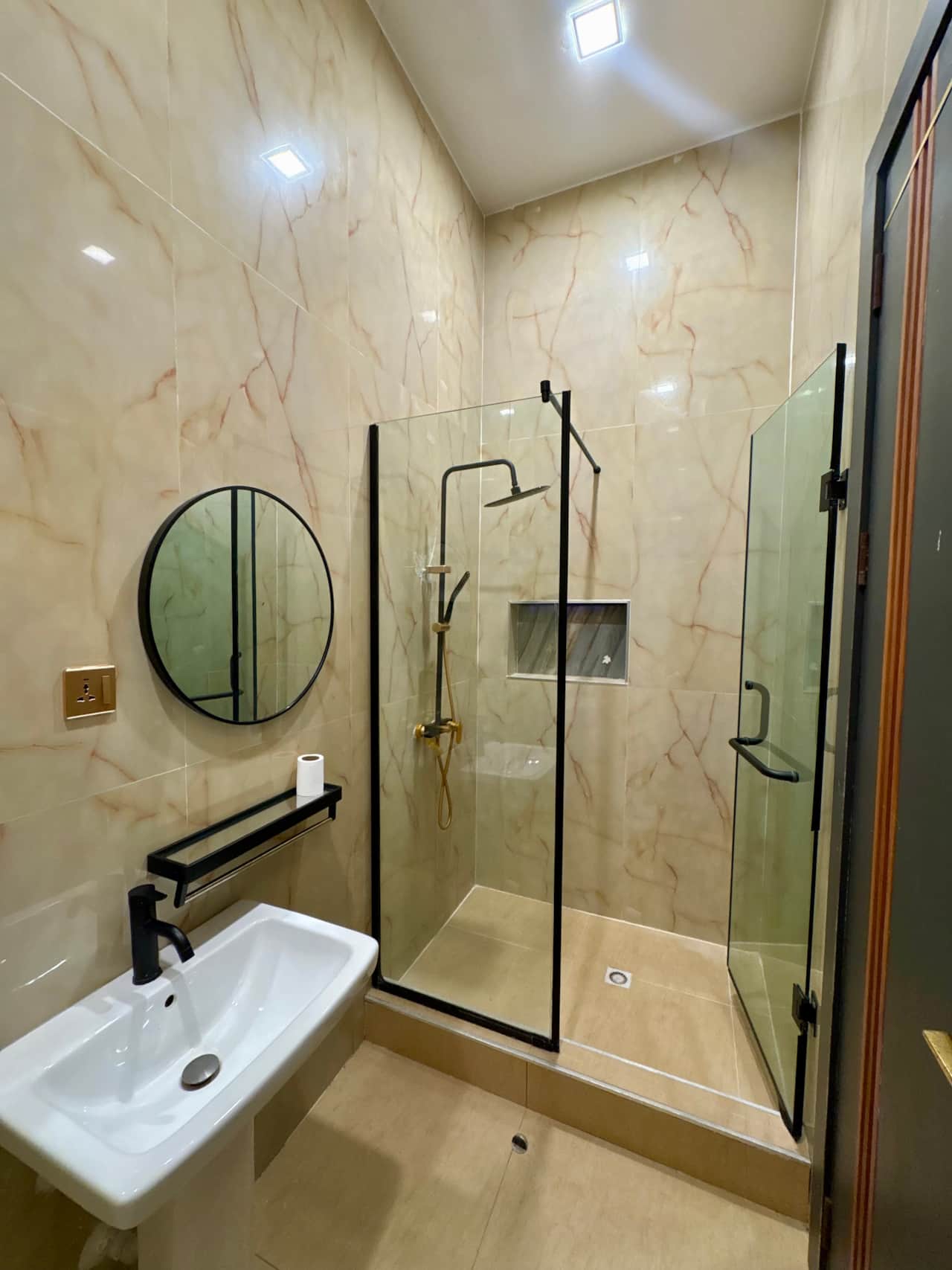 Oloye Suite_Restroom