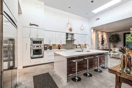 Full chef's kitchen with everything you need to dine in.