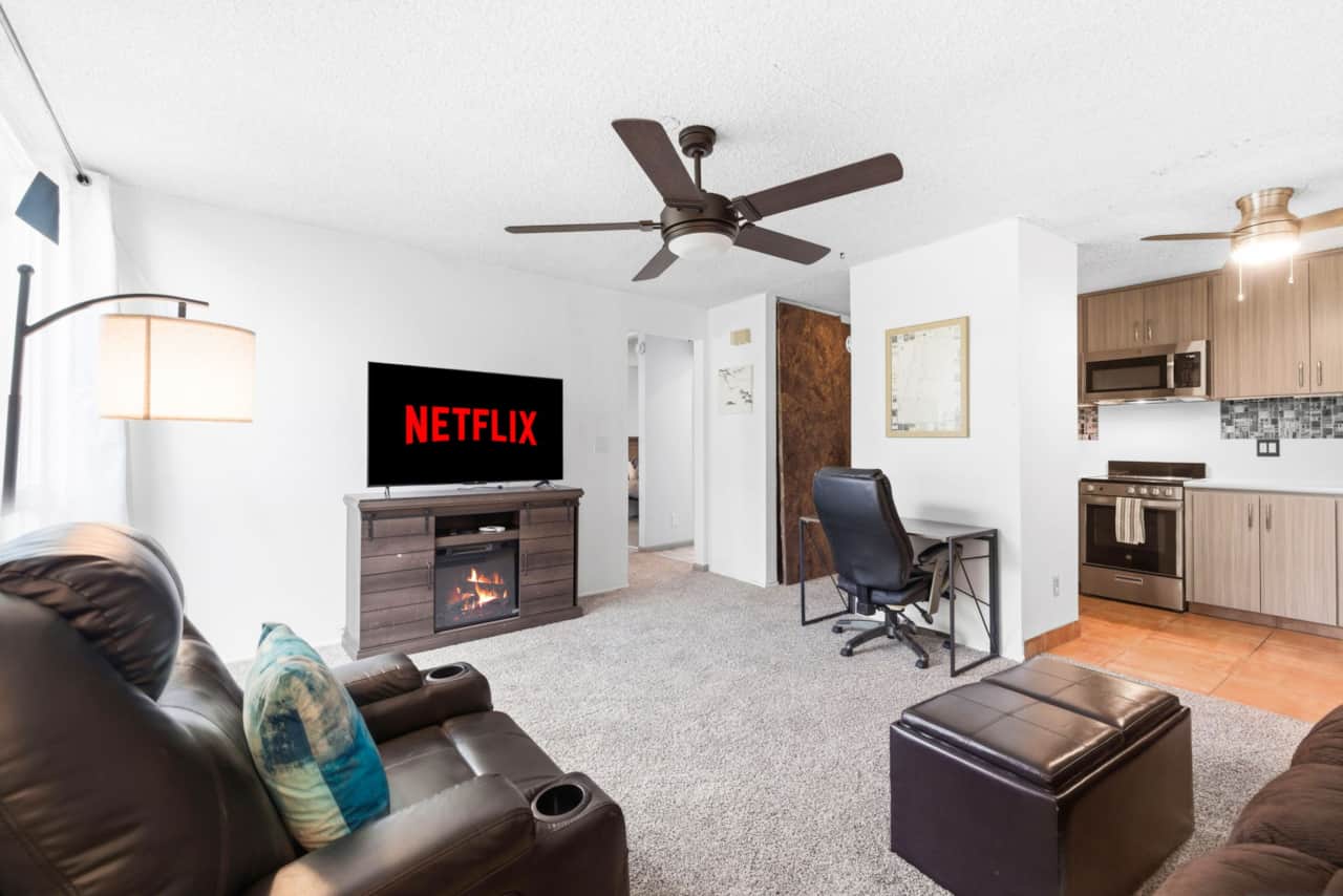 Living Area - Smart TV & Fireplace