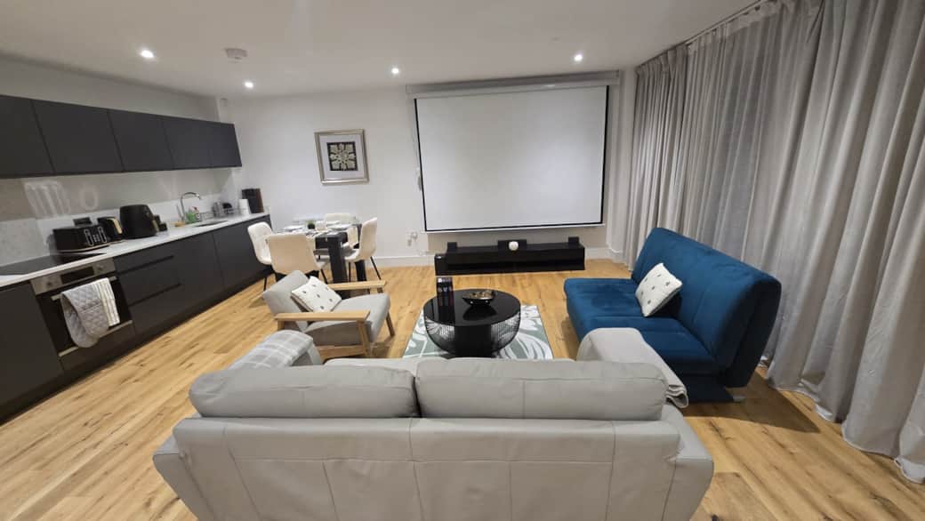 Private Home Cinema Lounge