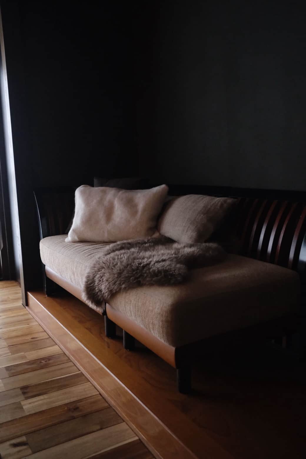 Sugi Day Bed to Relax