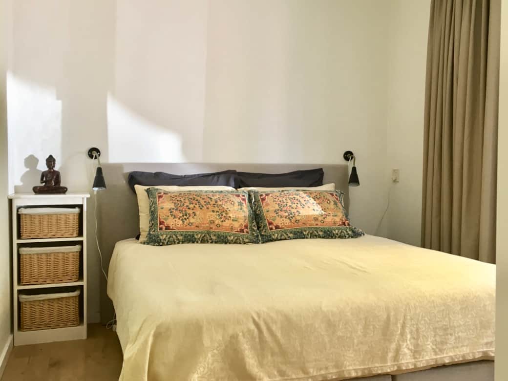 Schlafzimmer 1