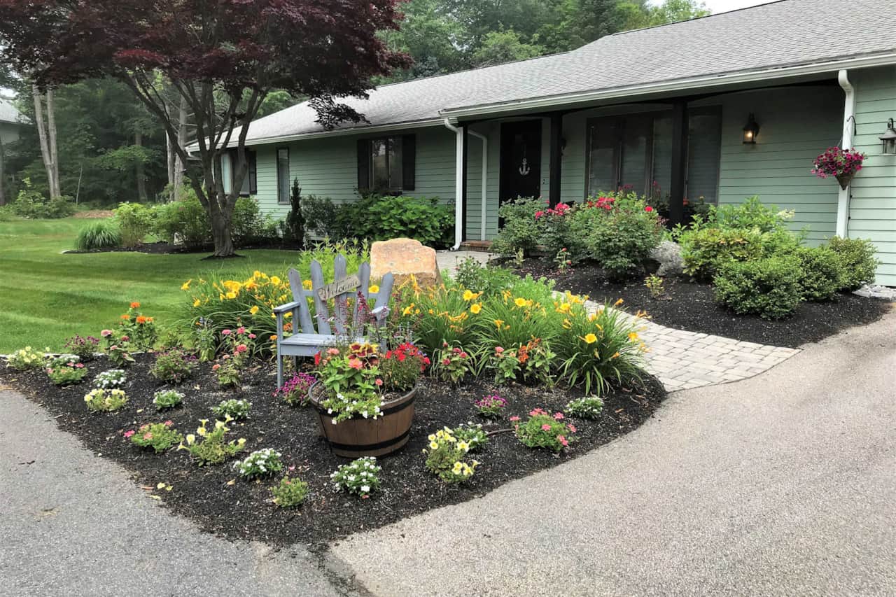 Coastal chic ranch home rental in Ogunquit