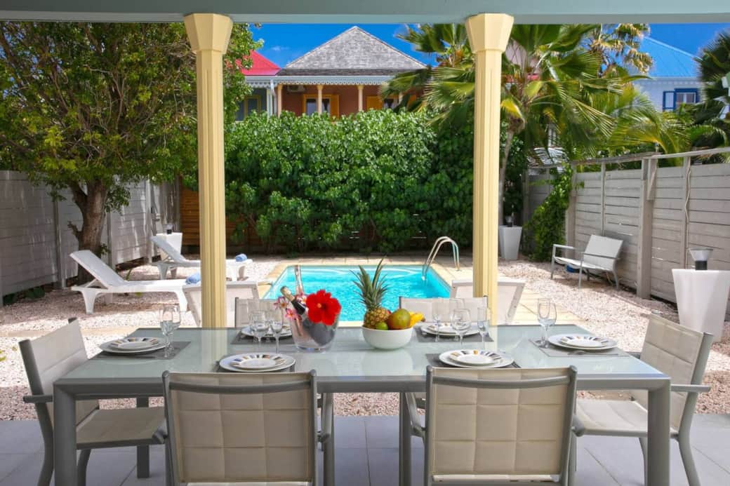 Dining table on the terrace Esther