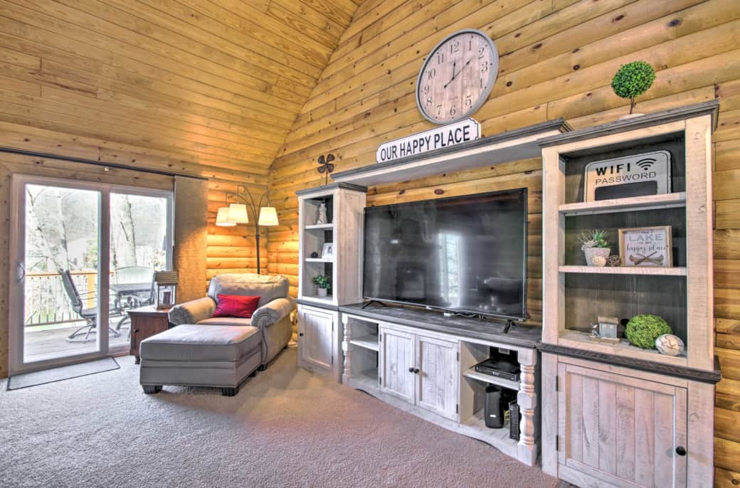 Smart tv, cable and wifi included