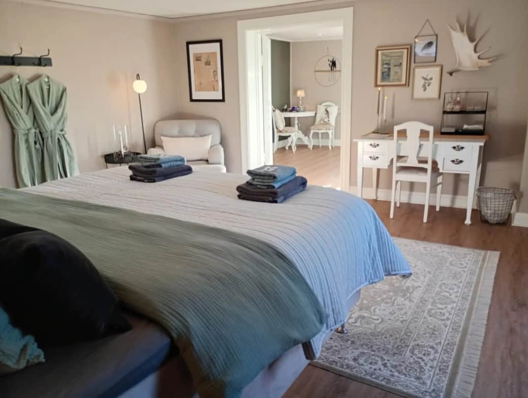Spacious room