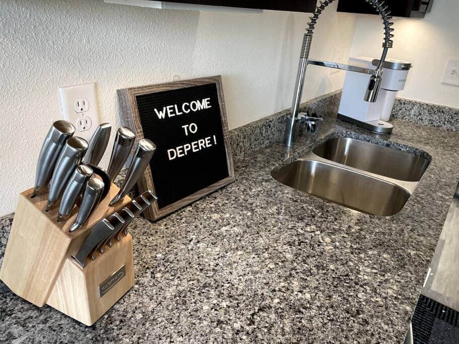 Fully-Stocked Large and Modern Kitchen