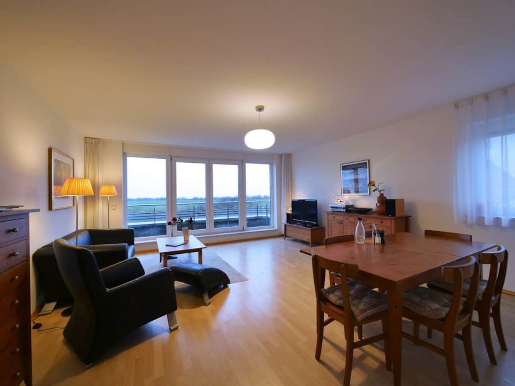 Wohn-/Esszimmer mit Meerblick