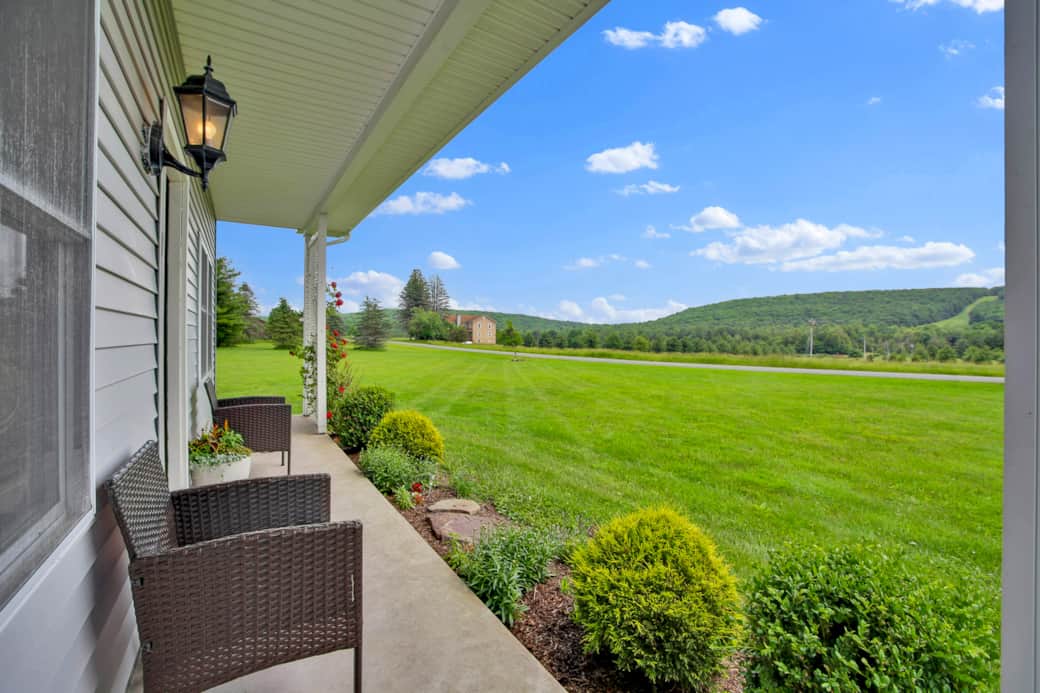 Front porch of Loft 470