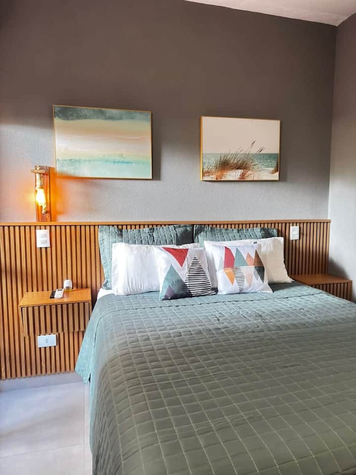 Quarto de Flat em Juquehy com Cama Queen