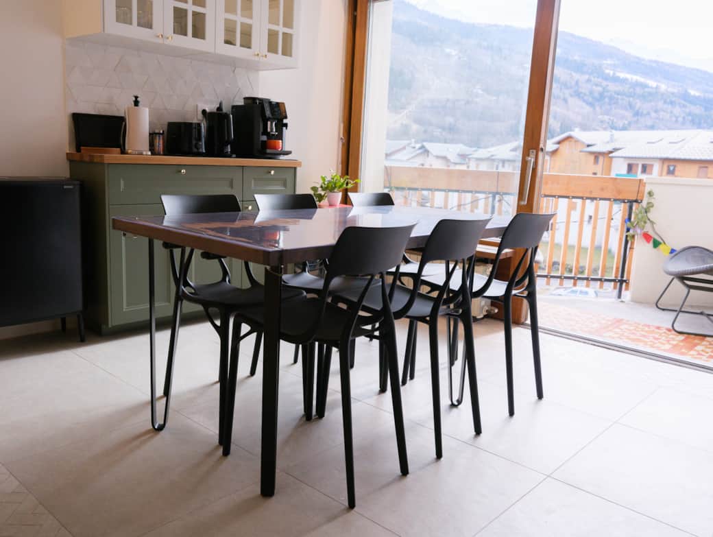 Table à manger pour 6 personnes