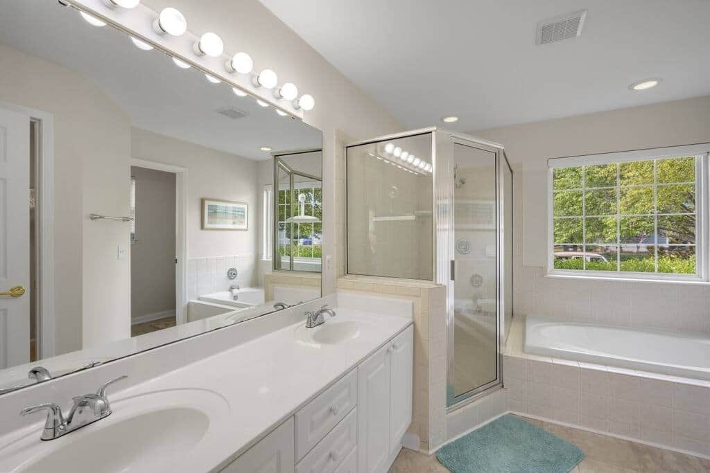 Master bath. Master bath.