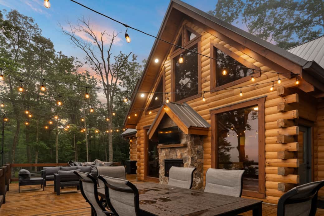 An inviting back deck