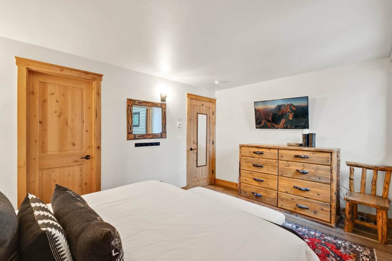 Queen bedroom