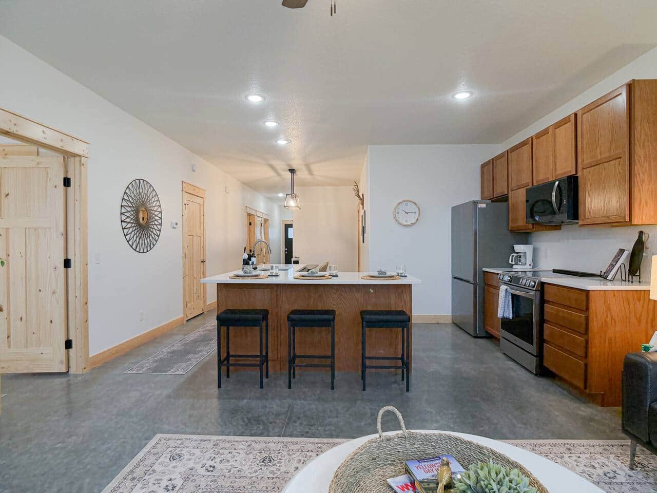 Piñon Home walk-in closet primary suite