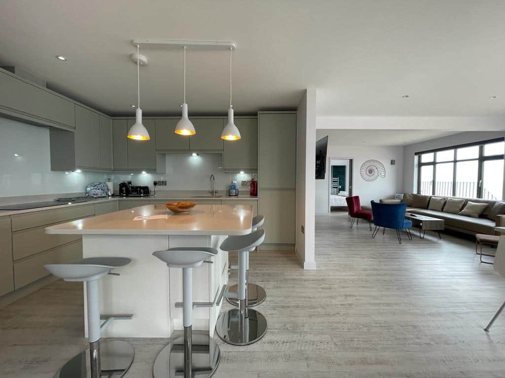 Kitchen and Lounge
