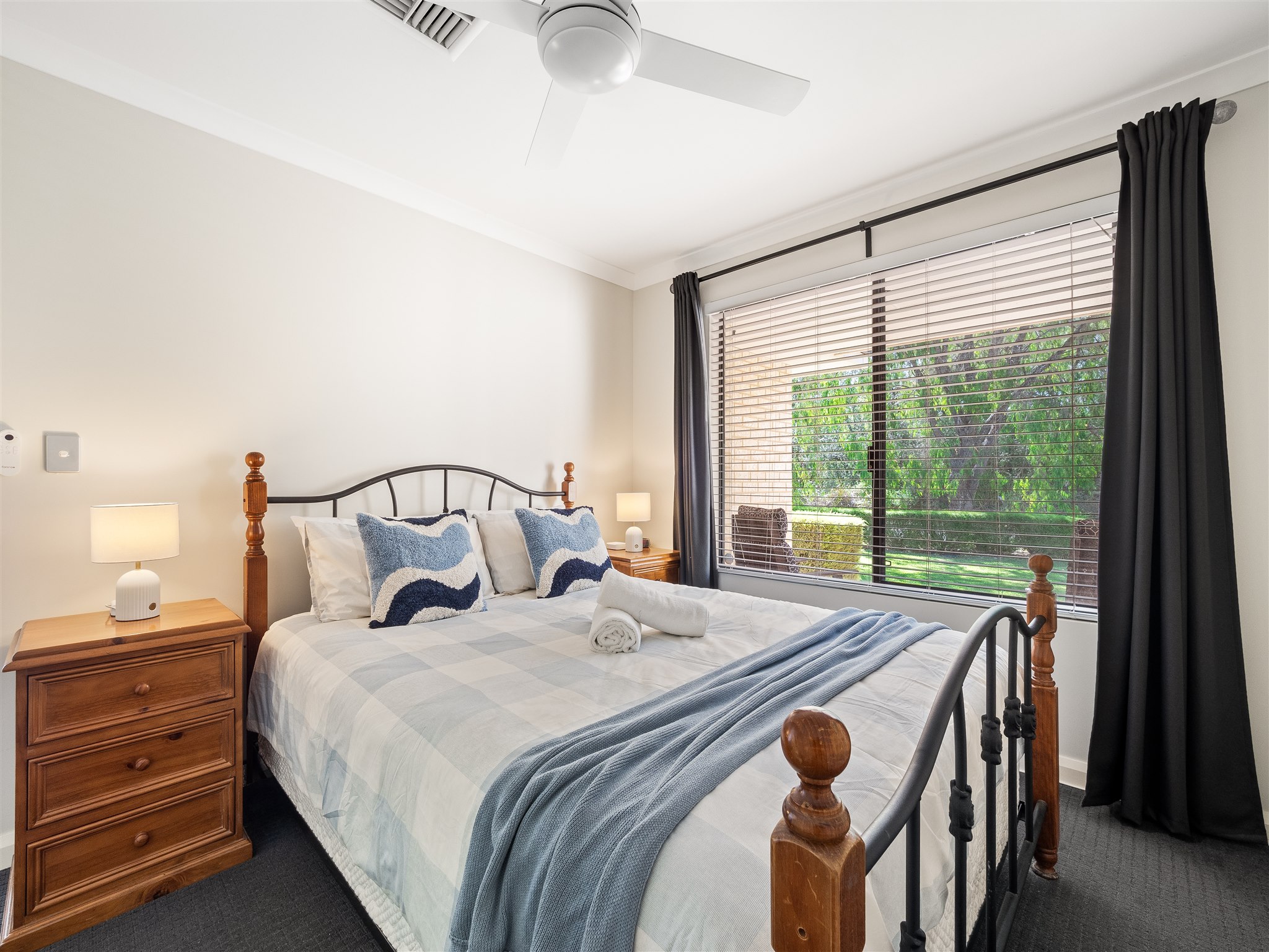Queen Size Bedroom