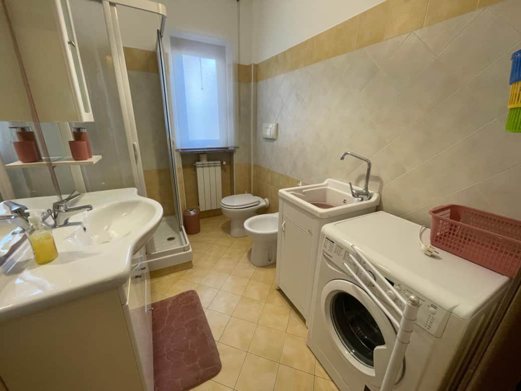 Bagno con doccia Bagno con doccia