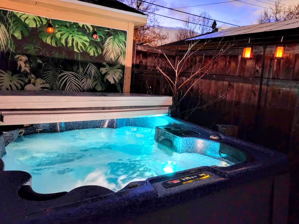 Outdoor private hot tub 