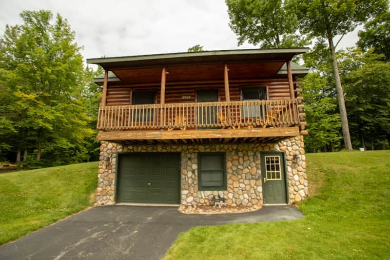 Cabin 2462 - Roomy Log Cabin at Beaver Creek Resort — Bagley Township — vacation rental