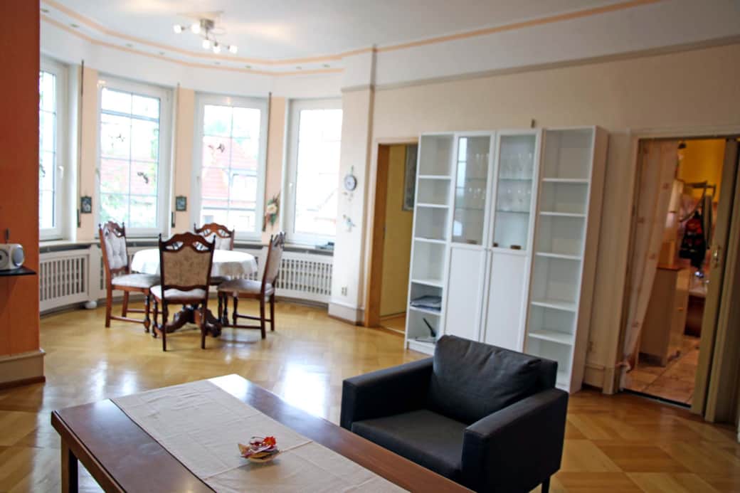 Ihr Schlafzimmer mit gemütlichem Boxspringbett. Bettwäsche ist vorhanden Ihr Schlafzimmer mit gemütlichem Boxspringbett. Bettwäsche ist vorhanden