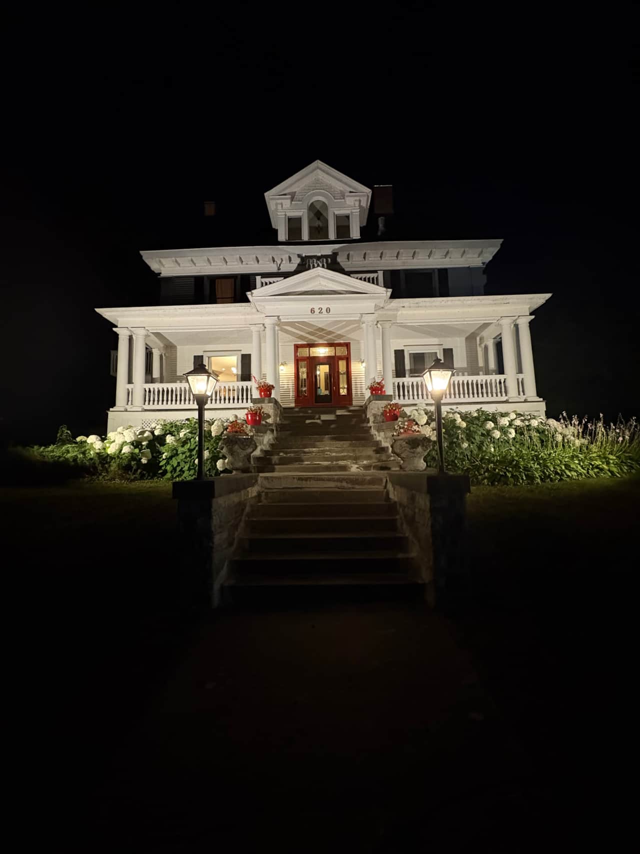 President's Suites - Exterior Front Nighttime