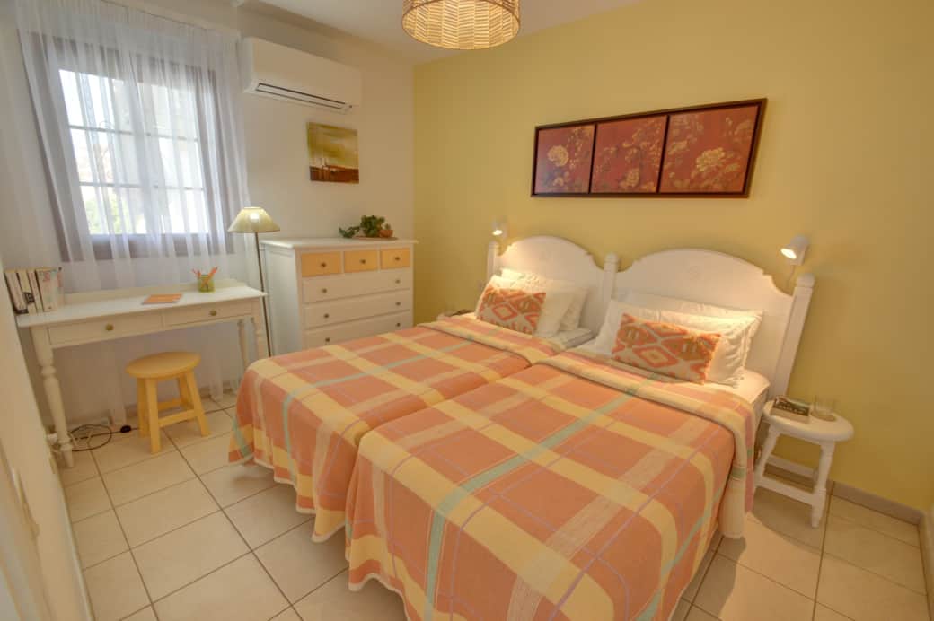 Habitación con dos camas individuales
