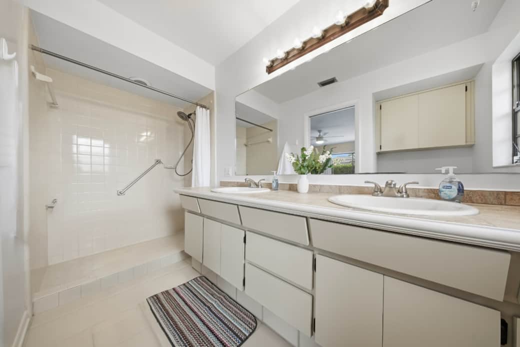 Primary Bath (Ensuite, Shower)