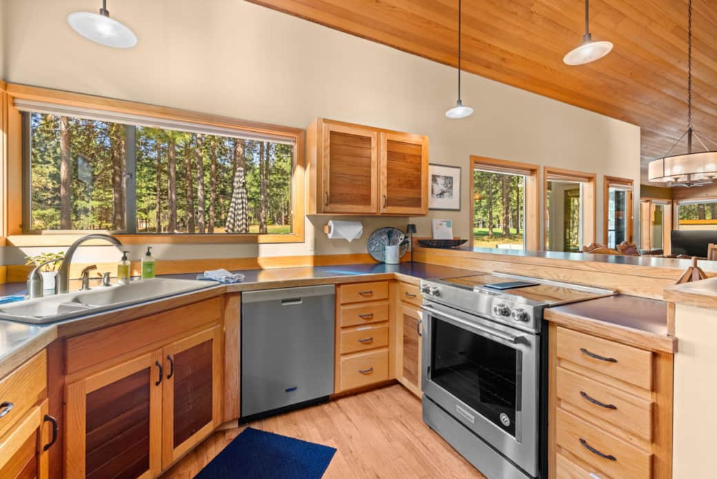 Fully Stocked Kitchen