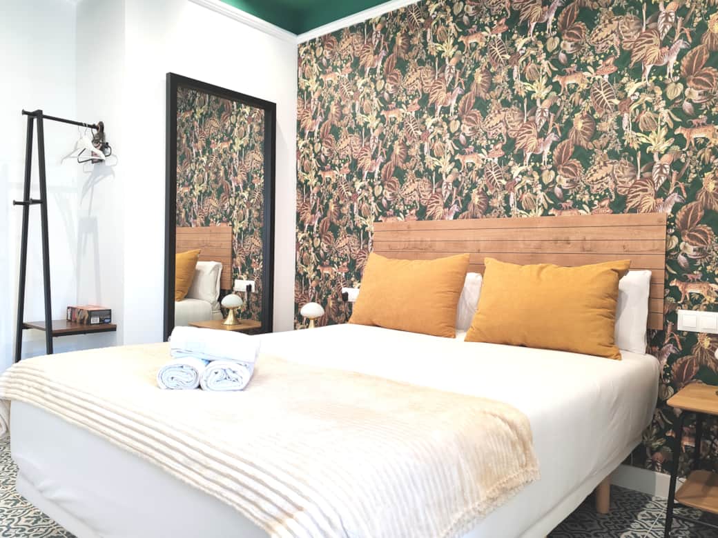 Cama doble confortable benalmadena 3