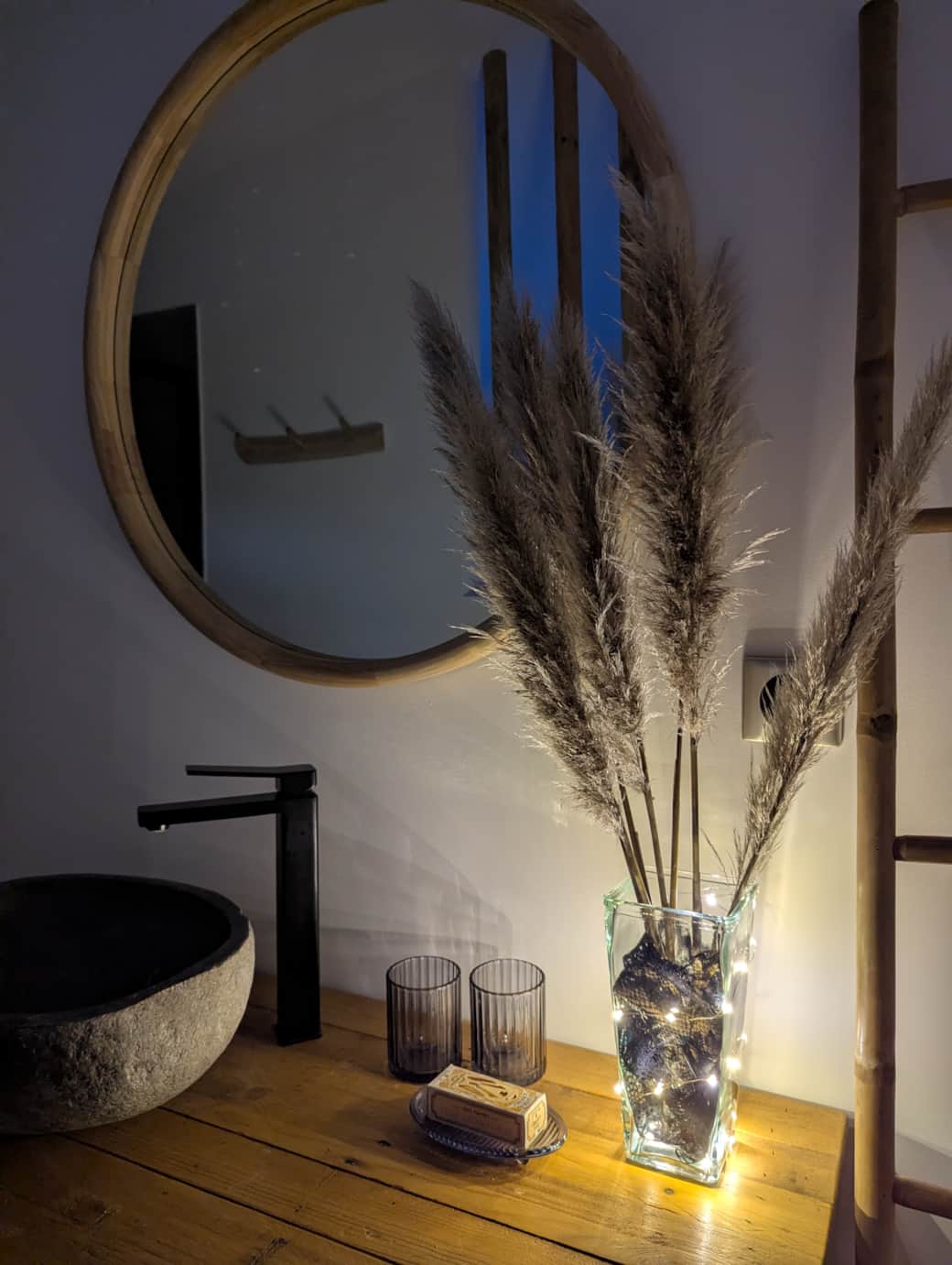 PXL 20251207 161059318