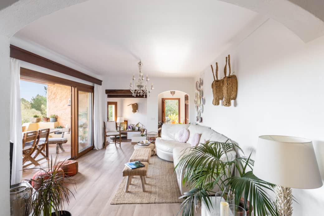 Salón renovado (2024) con balcón, vistas a las montañas, Aire Acondicionado y Smart TV 55´. Salón renovado (2024) con balcón, vistas a las montañas, Aire Acondicionado y Smart TV 55´.